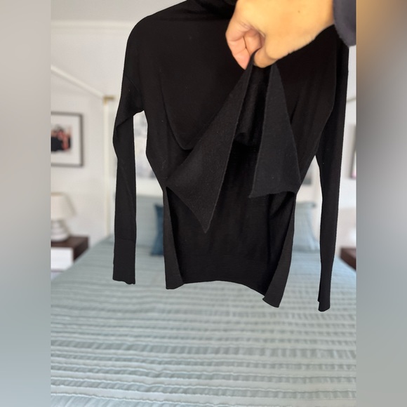 Aritzia Babaton Thin Knit Turtleneck Wool Sweater with Slide Slits Size S - Picture 3 of 4